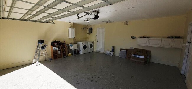 Building Photo - 4703 Cypress Tree Dr