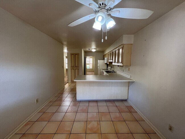 Building Photo - Spacious 2 Bedroom 2 Bath Condo in Alamo H...