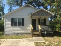 Building Photo - CHARMING 3 BEDROOM HOME IN NEW BERN!