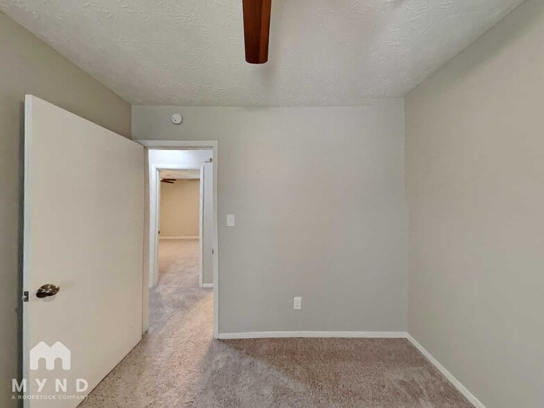 Building Photo - 429 Sherwood Cir