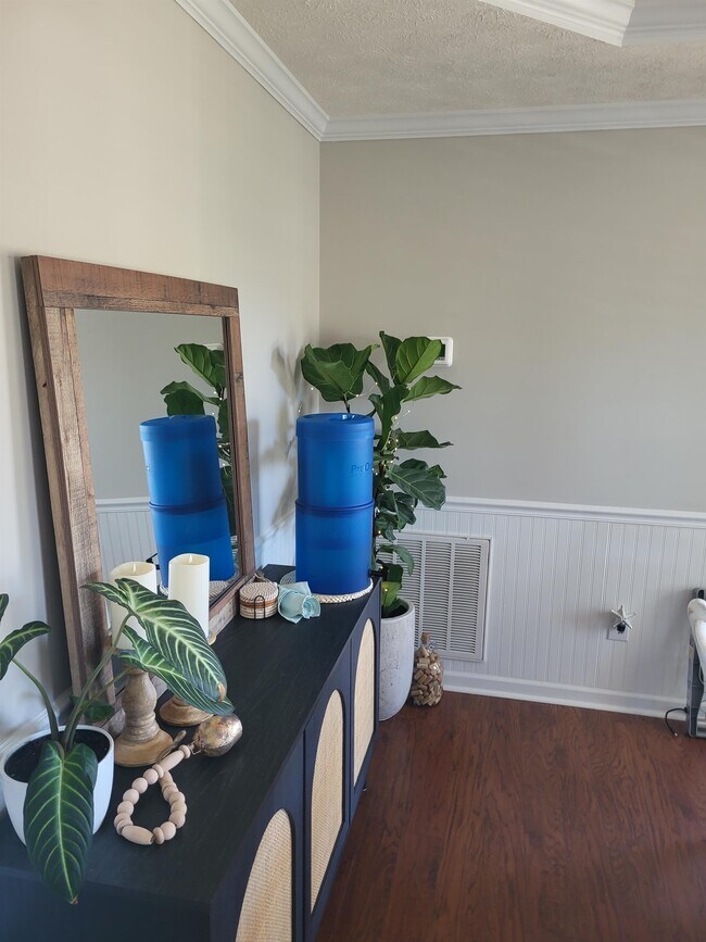 Building Photo - 220 Newport Drive