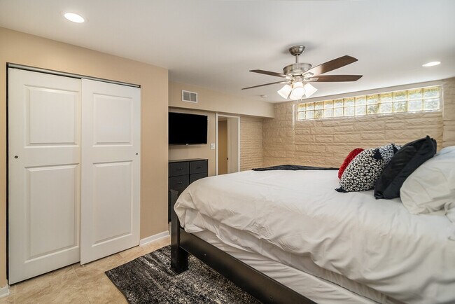 Building Photo - 16 W Edward St