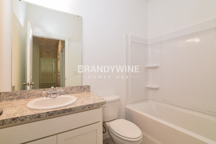 Building Photo - 1574 Effra Wy