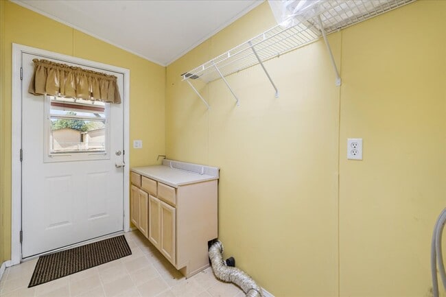 Building Photo - 2774 N Panorama Dr