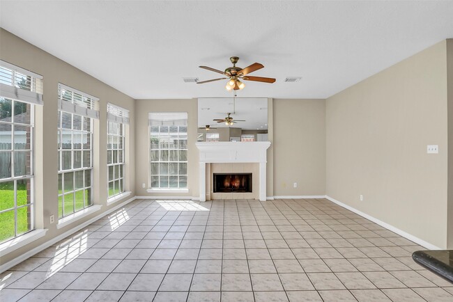 Building Photo - 4407 Magnolia Ln