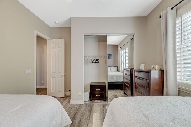 Building Photo - Stunning single-story home in picturesque community!