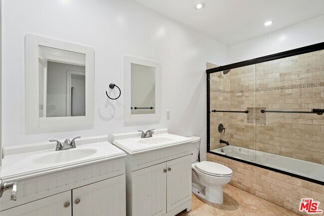 Building Photo - 13201 Bloomfield St