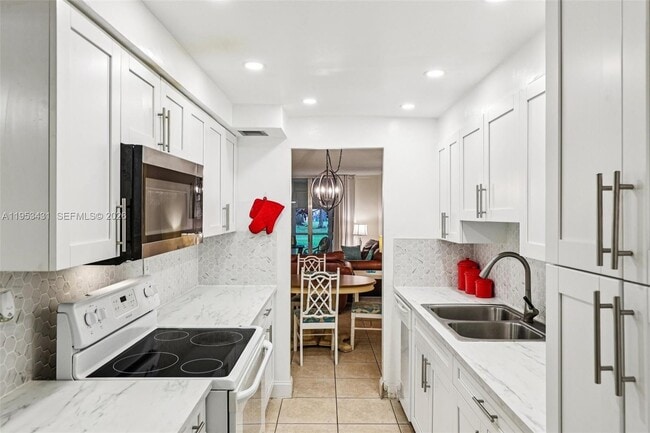 Building Photo - 2900 NW 48th Terrace