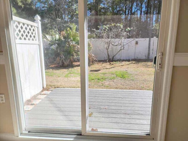 Building Photo - 75 Beaver Pond Loop