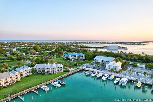 Building Photo - 8302 Marina Villa Dr