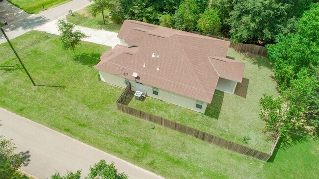 Building Photo - 10572 Twin Oak Dr