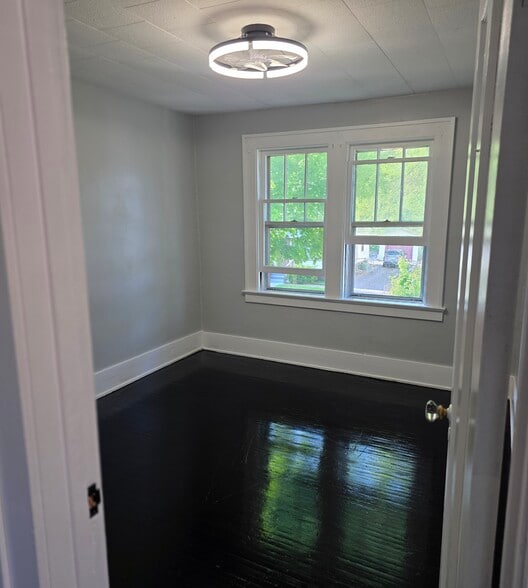 Building Photo - 485 Sawyer St