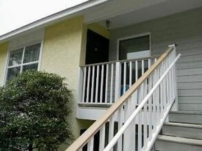 Building Photo - 2 Bedroom, 2 Bathroom Condo in Woodscape -...