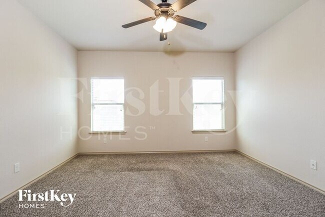 Building Photo - 3008 Beaver Creek Dr