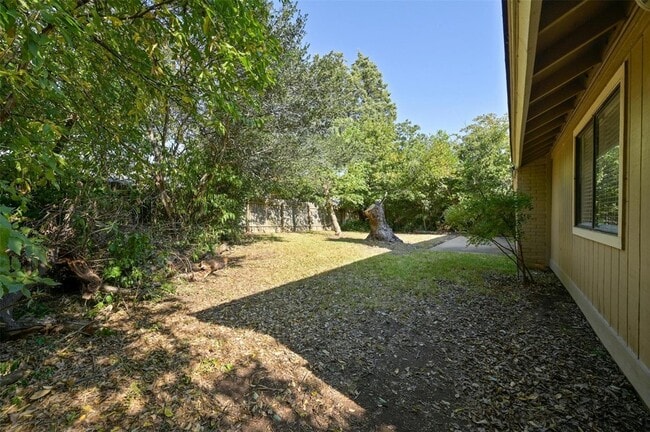 Building Photo - 11608 Big Trail