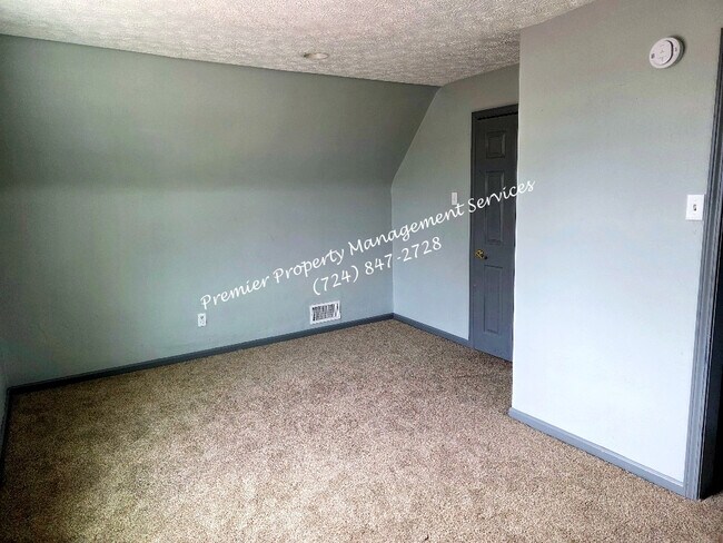 Building Photo - 911 4th Ave