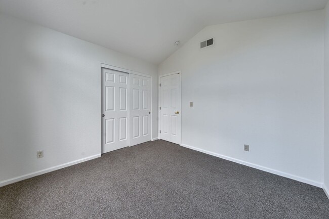 Building Photo - Updated 3 Bedroom Home with 3-Car Garage i...