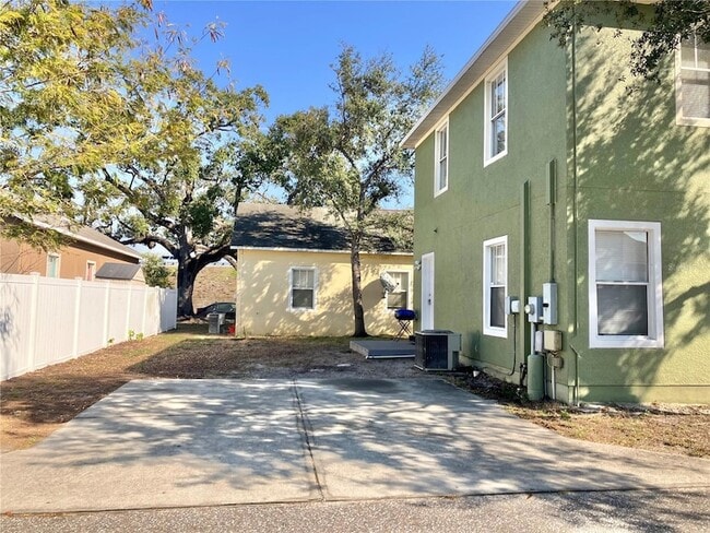 Building Photo - 318 E Patterson St