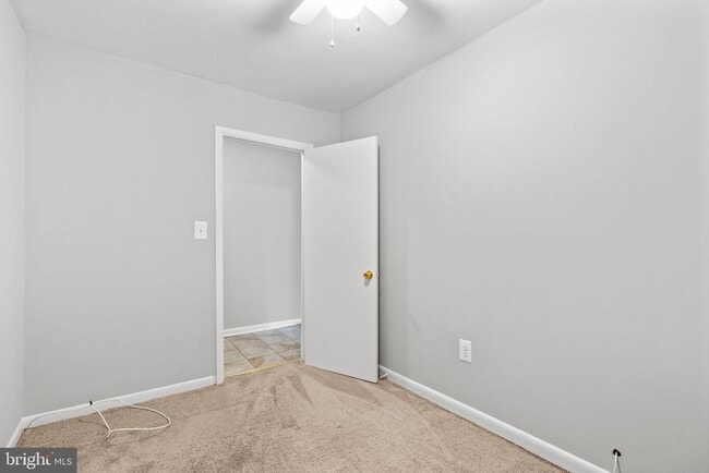 Building Photo - 9651 White Acre Rd