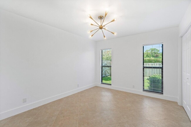 Building Photo - 21155 Shady Vista Ln
