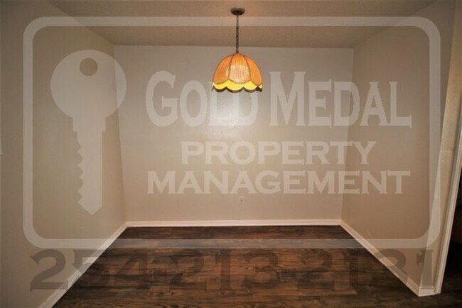 Building Photo - Spacious & affordable 3-bed, 2.5-bath! - Now Available for Rent!