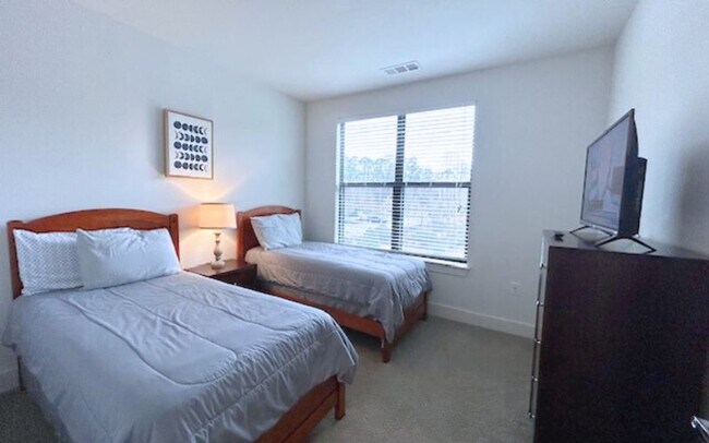 Building Photo - 10105 Westside Pkwy