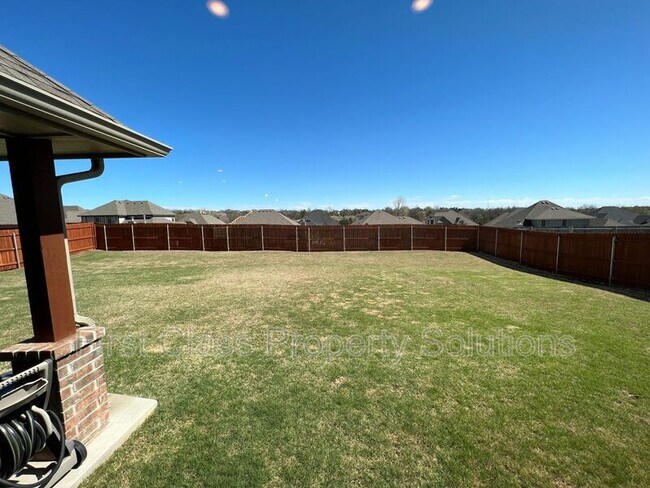 Building Photo - 3116 Drake Crest Dr