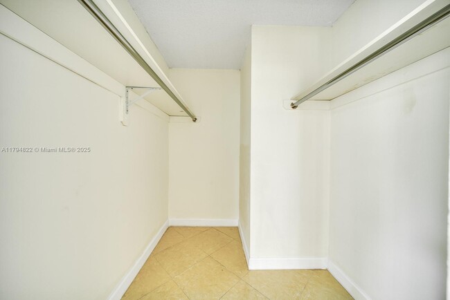 Building Photo - 496 NW 165th St