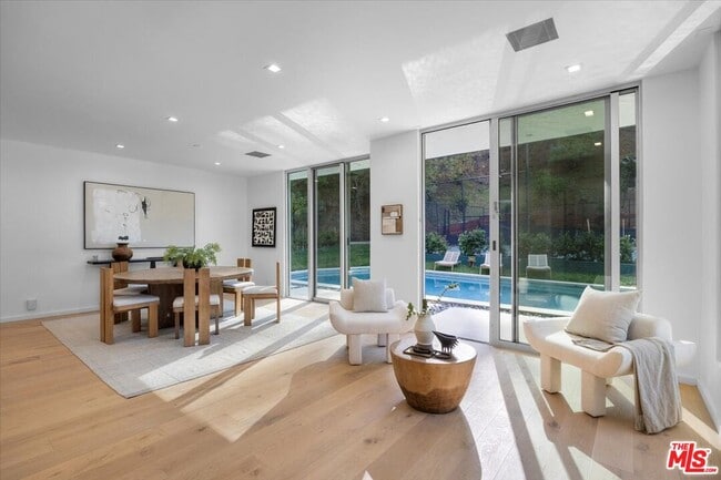 Building Photo - 1836 Loma Vista Dr