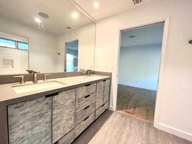 Building Photo - 1545 S Monte Viento St