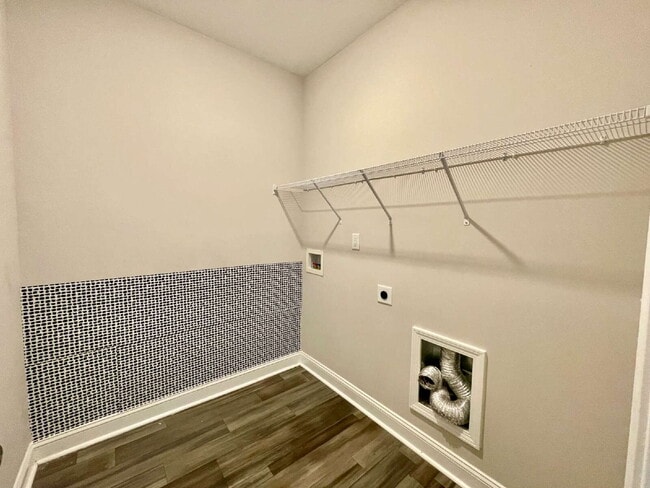 Building Photo - 3 Bed, 2 Bath Nest In Parkton