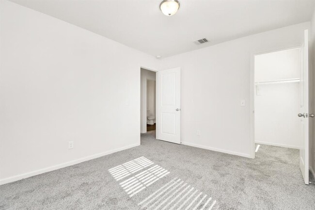 Building Photo - 7814 Hightree Dr