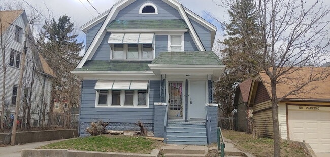 Primary Photo - 616 W Chambers St