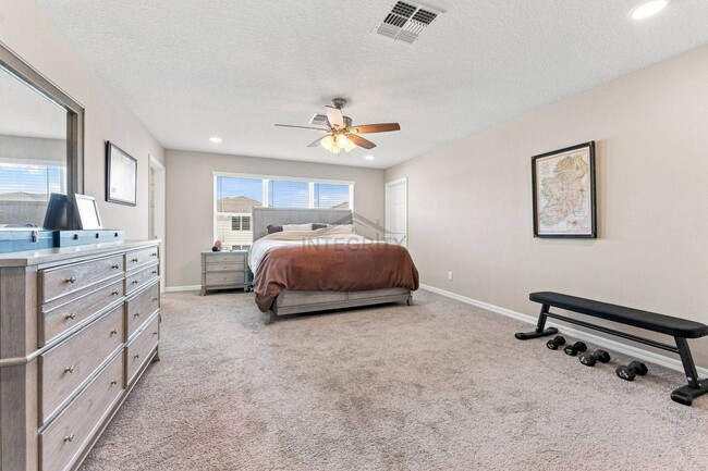 Building Photo - 9464 Crescent Ray Dr