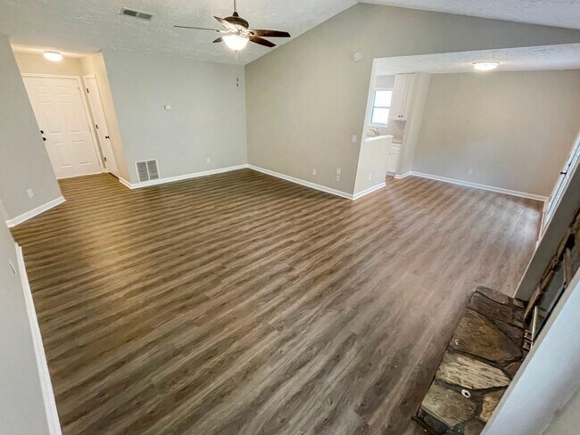 Building Photo - Powder Springs - 3BR - Fully Renovated