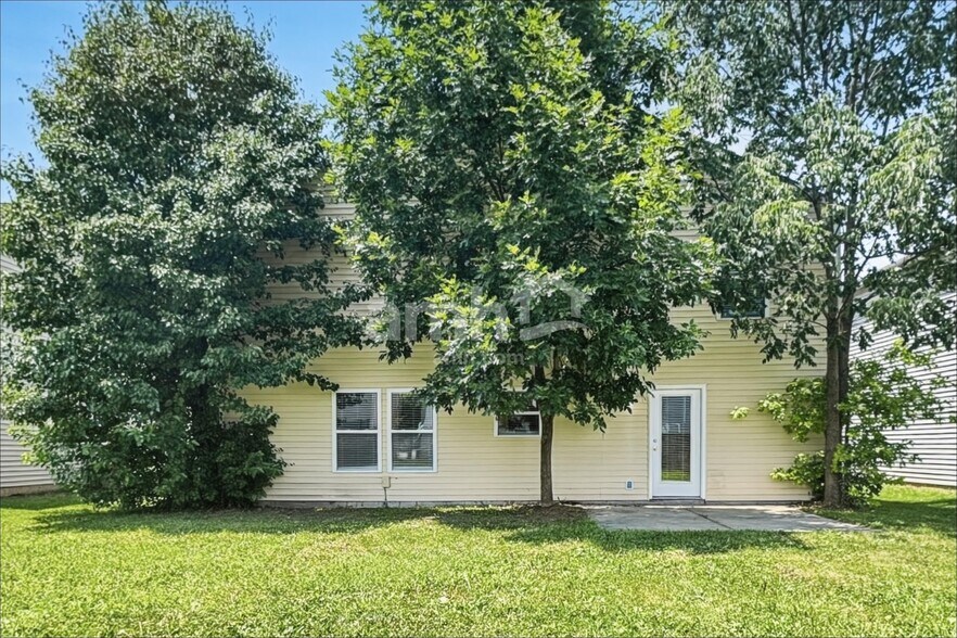 Building Photo - 2361 Blackthorn Dr