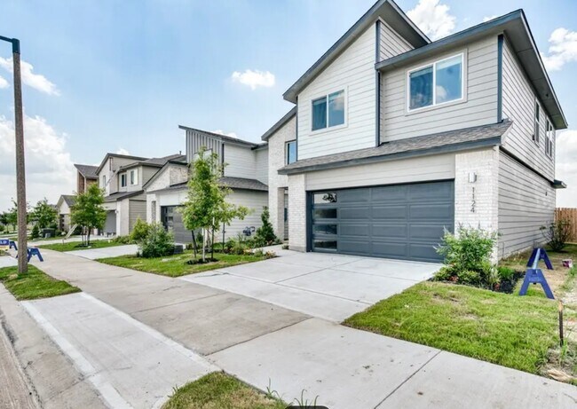 Building Photo - 1124 Amistad Loop