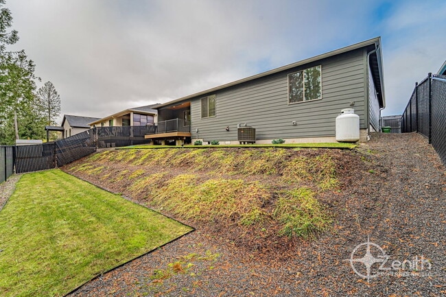 Building Photo - 134 Zephyr Dr