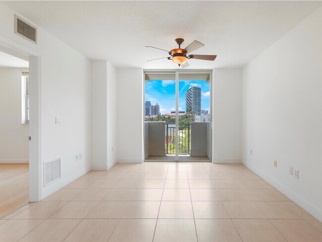 Building Photo - 610 Clematis St
