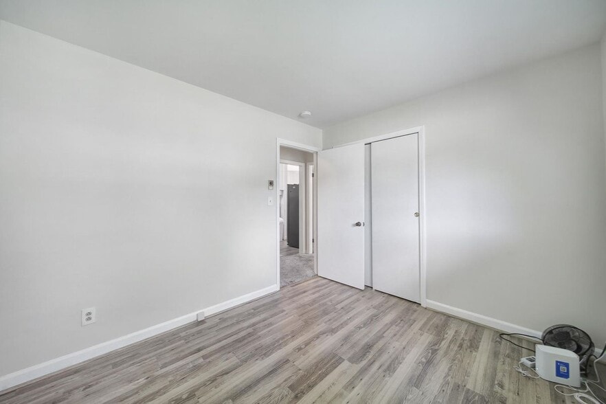 Building Photo - 4301 Briarhill Dr