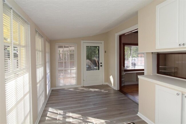 Building Photo - 5231 Calle De Costa Rica