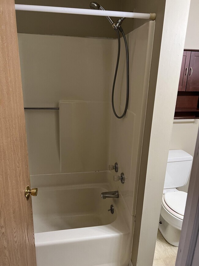 Building Photo - 204 N 12th Ave