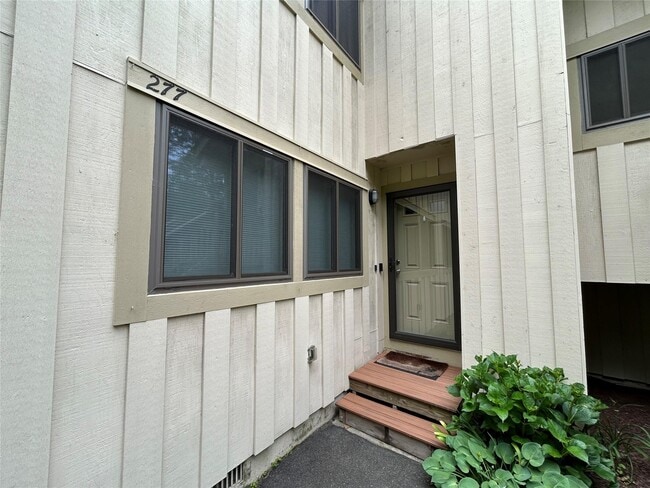 Primary Photo - 277 Maplewood Dr