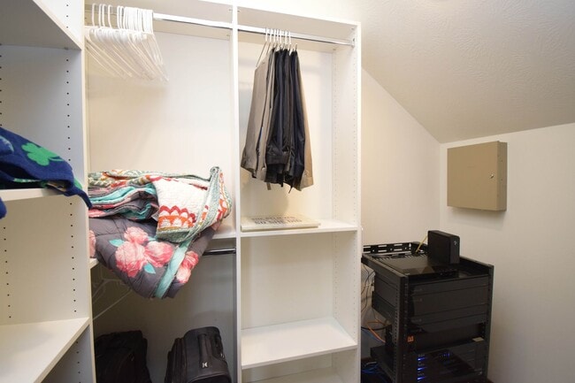 Building Photo - 912 S Torrey Pine Ln