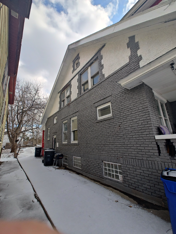 Building Photo - 4079 E 104th St