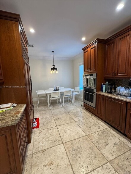 Building Photo - 10085 Bay Harbor Ter