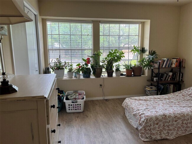 Building Photo - 12214 Forsythe Dr