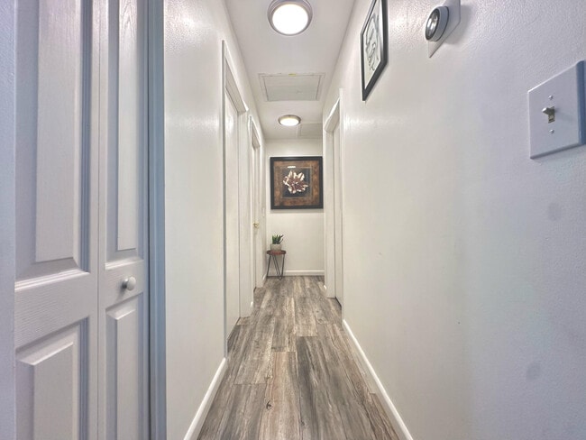 Building Photo - 13619 57th Pl N