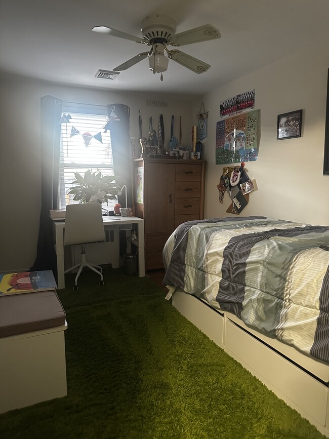 Building Photo - 3006 Sunset Ave