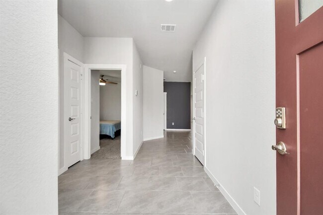 Building Photo - 7431 Teton Creek Trace